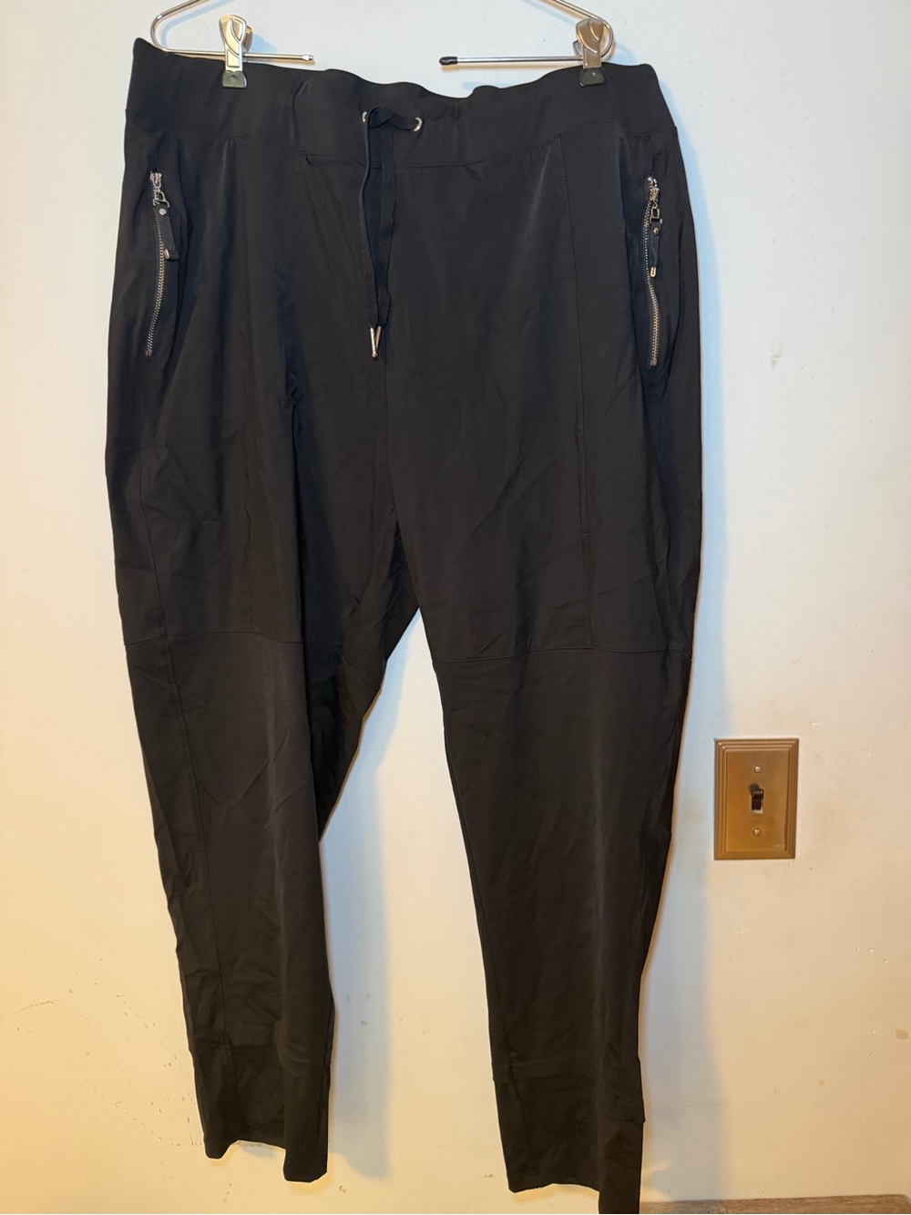 Chico’s Zenergy Seam Detail Stretch Pant – Black – Size 3R (US 16/18) NWOT